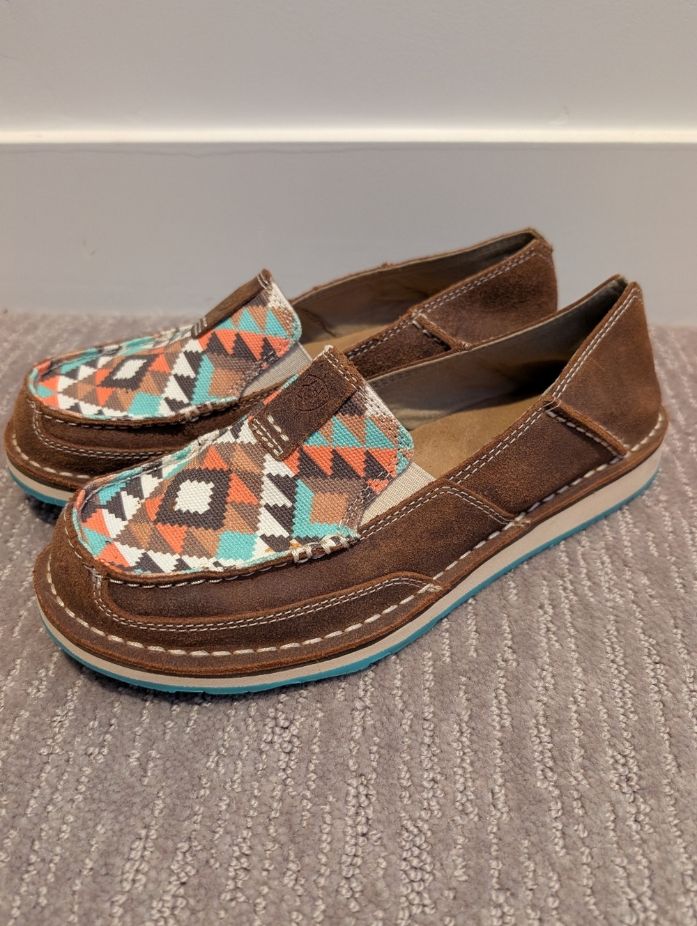 Turquoise and Coral Southwestern/Aztec/Geometric Ariat Cruisers - Picture 2 of 6